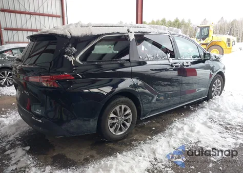 2022 Toyota Sienna Xle z USA, uszkodzony, nr VIN 5TDYRKEC5NS118086